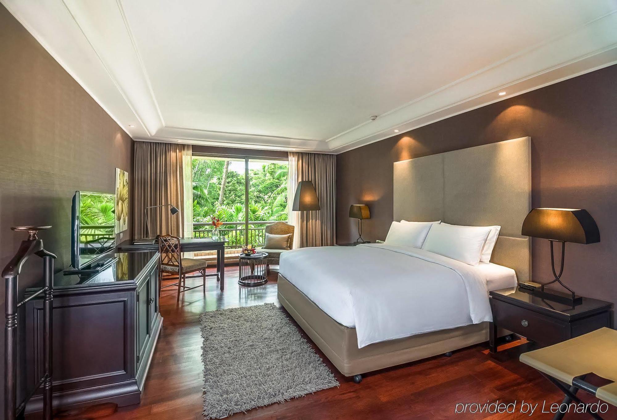 Moevenpick Ploenchit Bdms होटल